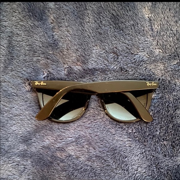 Ray ban sunglasses with case - Picture 2 of 3